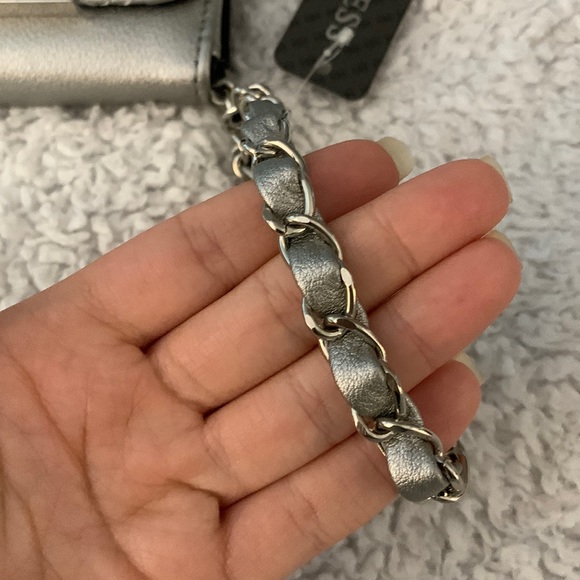 Guess Silver / Grey Leather Chevron Wristlet - Picture 6 of 17